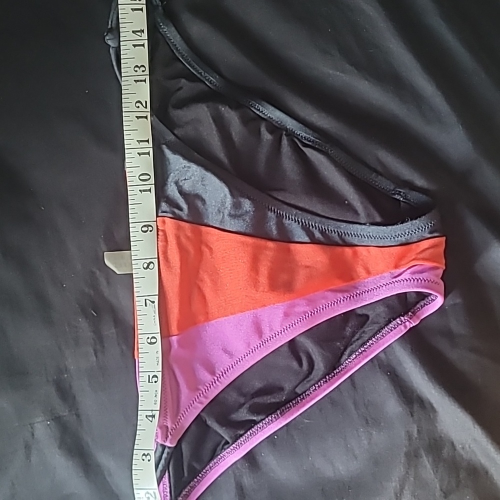 VS Colorblock Bikini - Picture 8 of 9